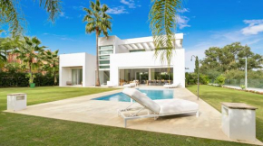 Villa Perla - Pool, Gym, Jacuzzi & Garden